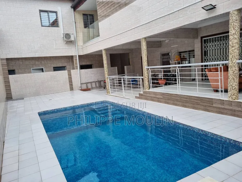 Meublé 6chbre Duplex dans Grand-Bassam à Vendre