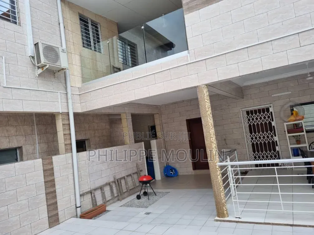 Meublé 6chbre Duplex dans Grand-Bassam à Vendre