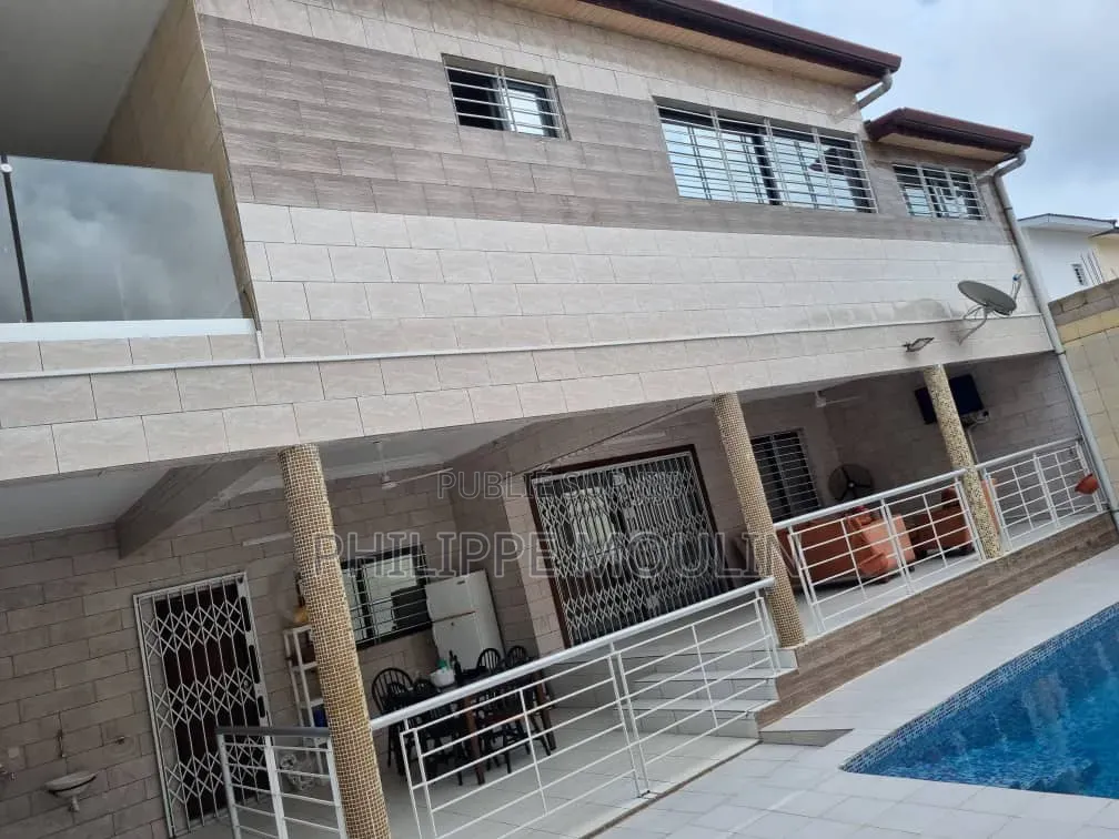 Meublé 6chbre Duplex dans Grand-Bassam à Vendre