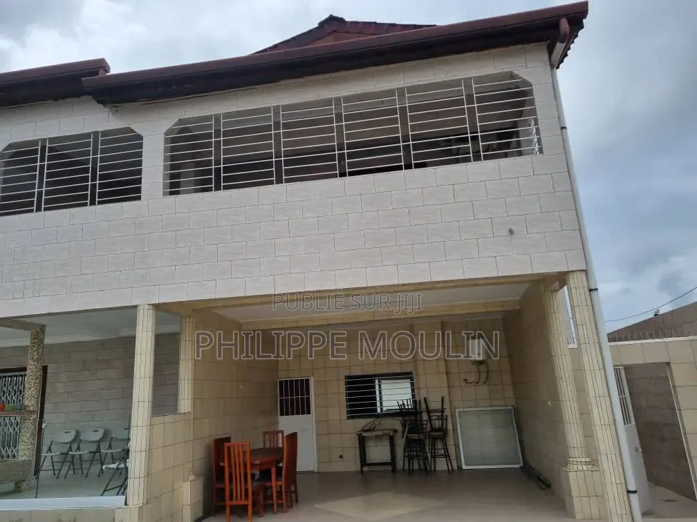 Meublé 6chbre Duplex dans Grand-Bassam à Vendre