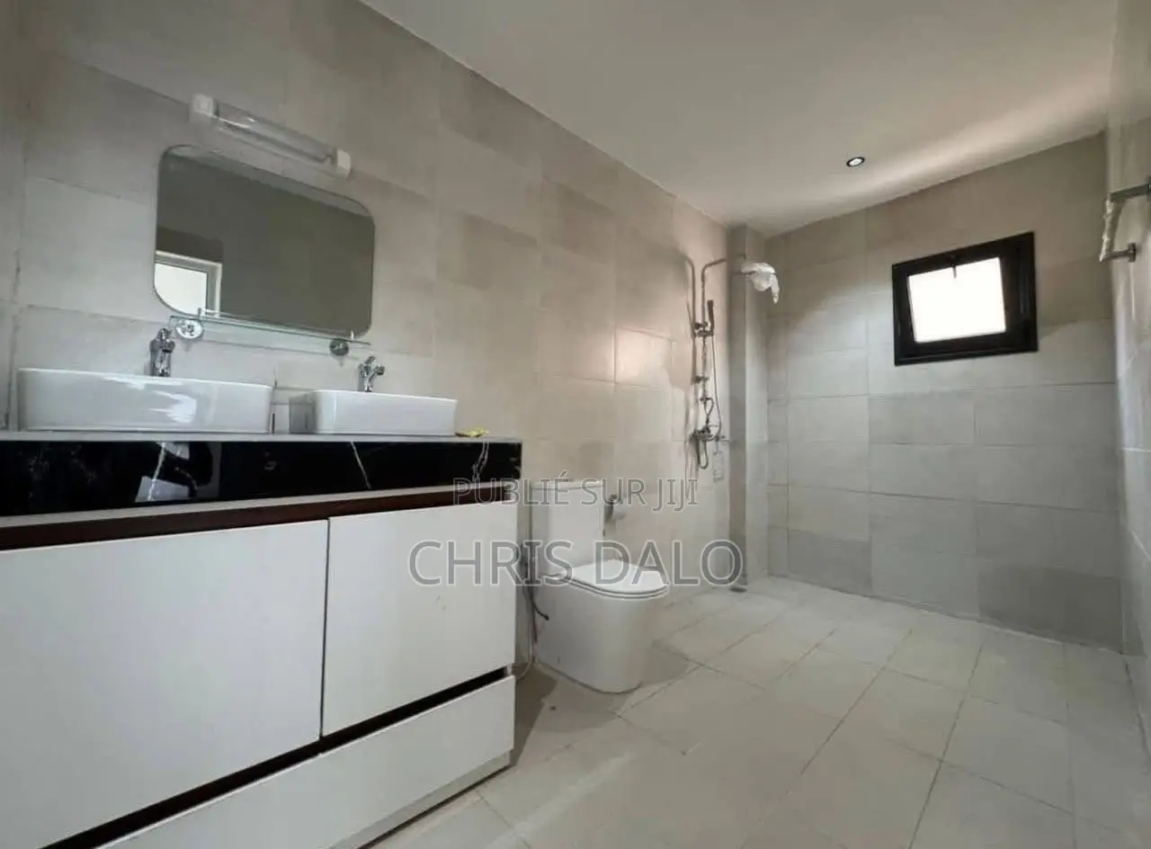 4chbre Appartement dans Haut Standing, Cocody à Vendre
