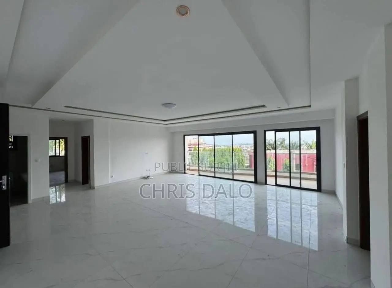 4chbre Appartement dans Haut Standing, Cocody à Vendre