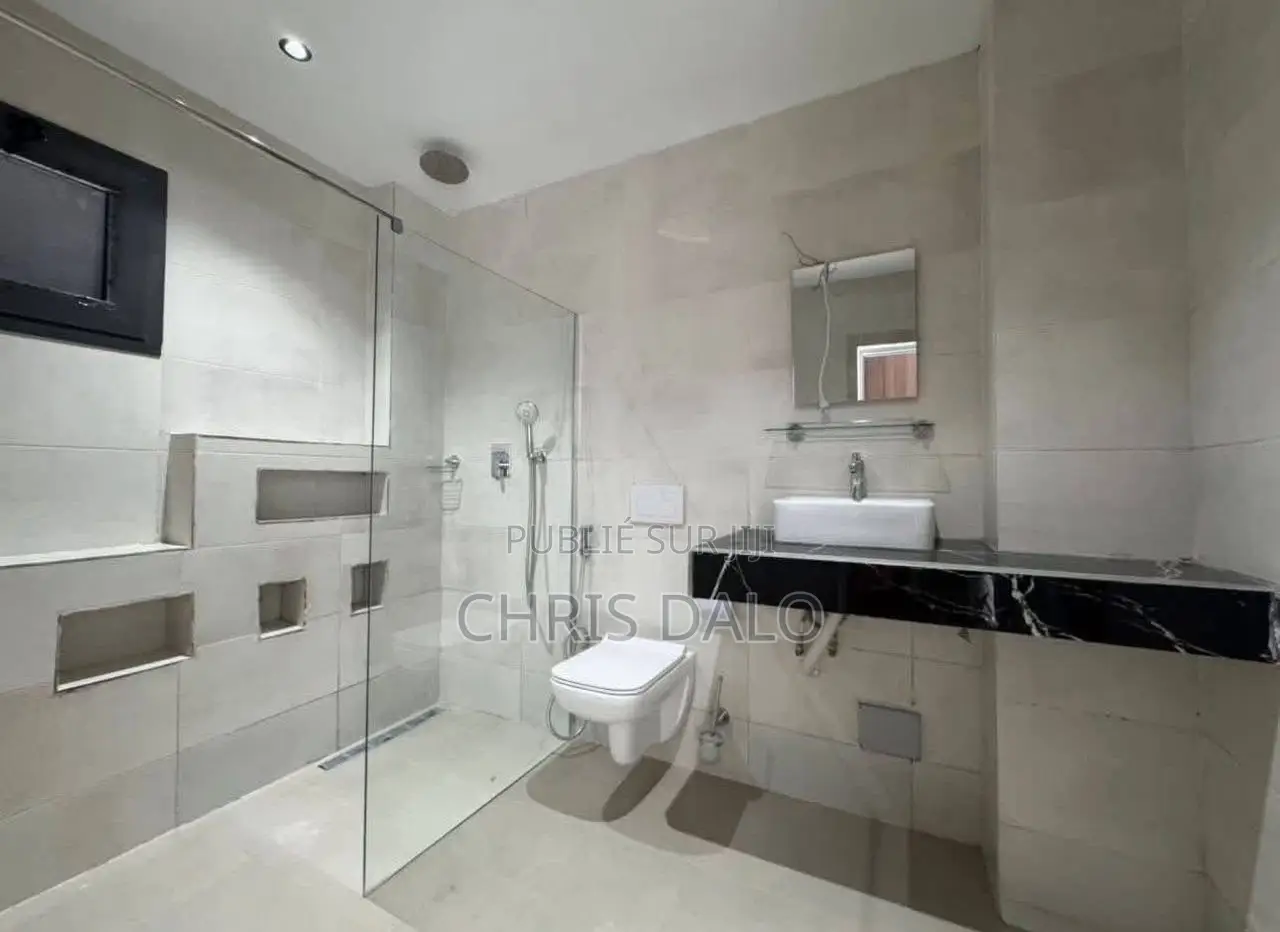 4chbre Appartement dans Haut Standing, Cocody à Vendre