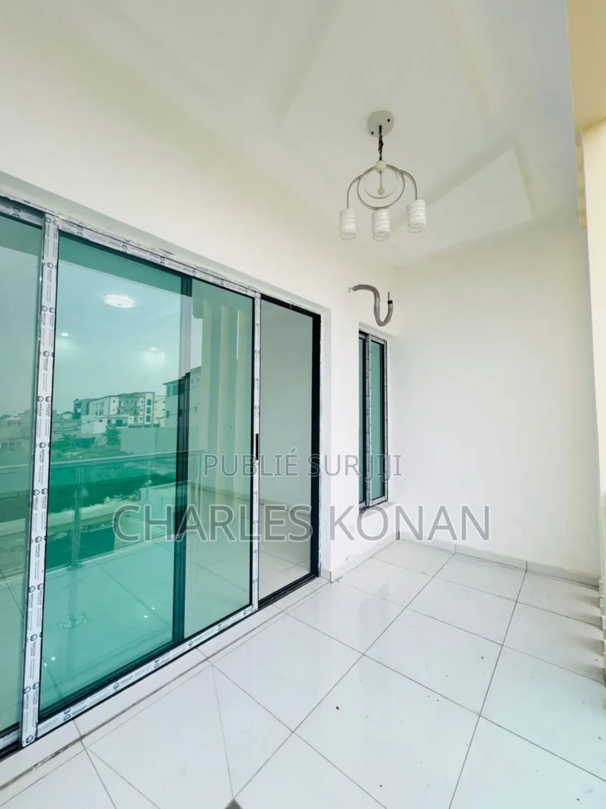 5chbre Duplex dans Bingerville à Vendre
