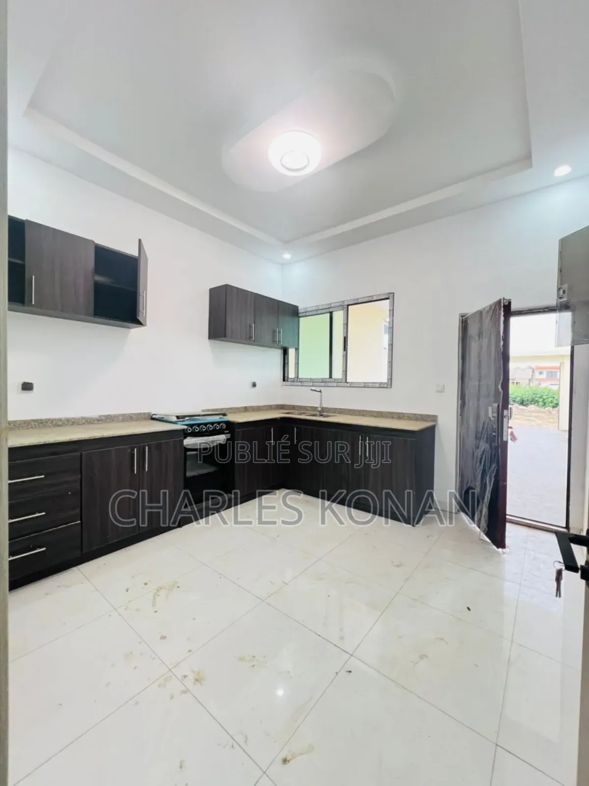 5chbre Duplex dans Bingerville à Vendre