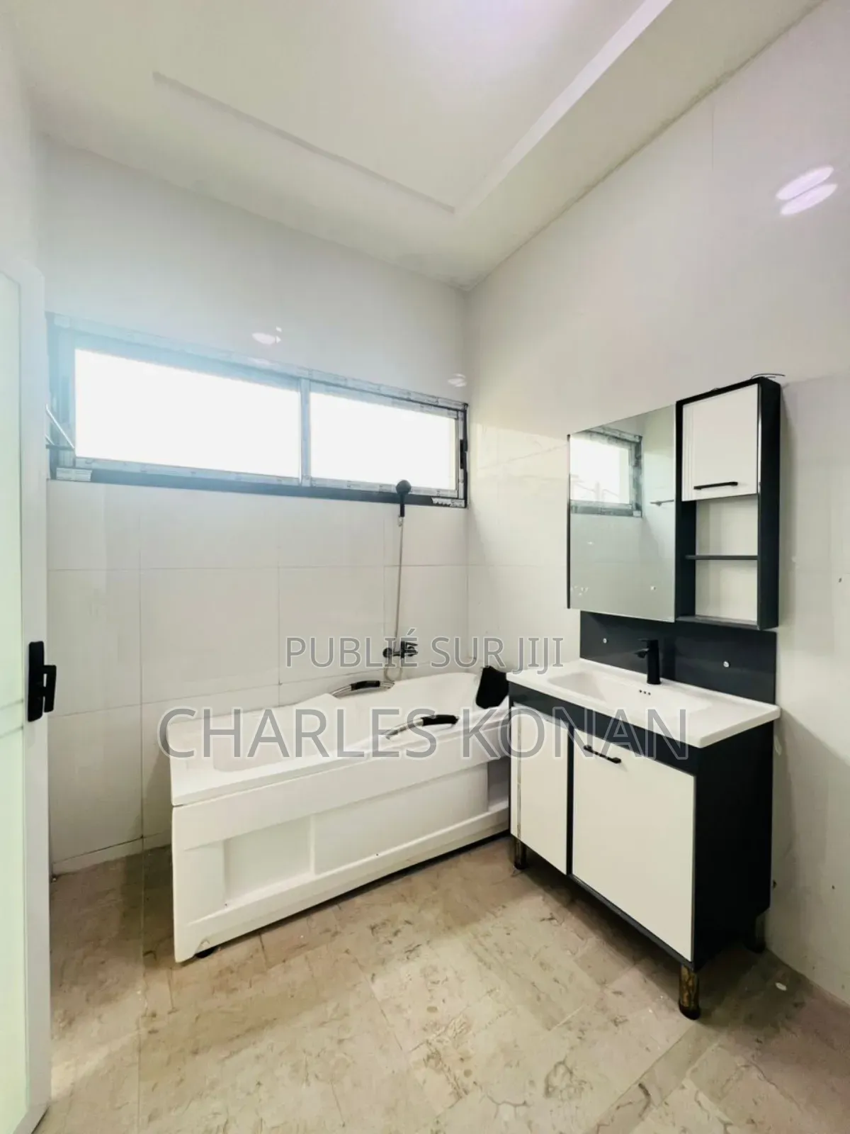 4chbre Duplex dans Bingerville à Vendre