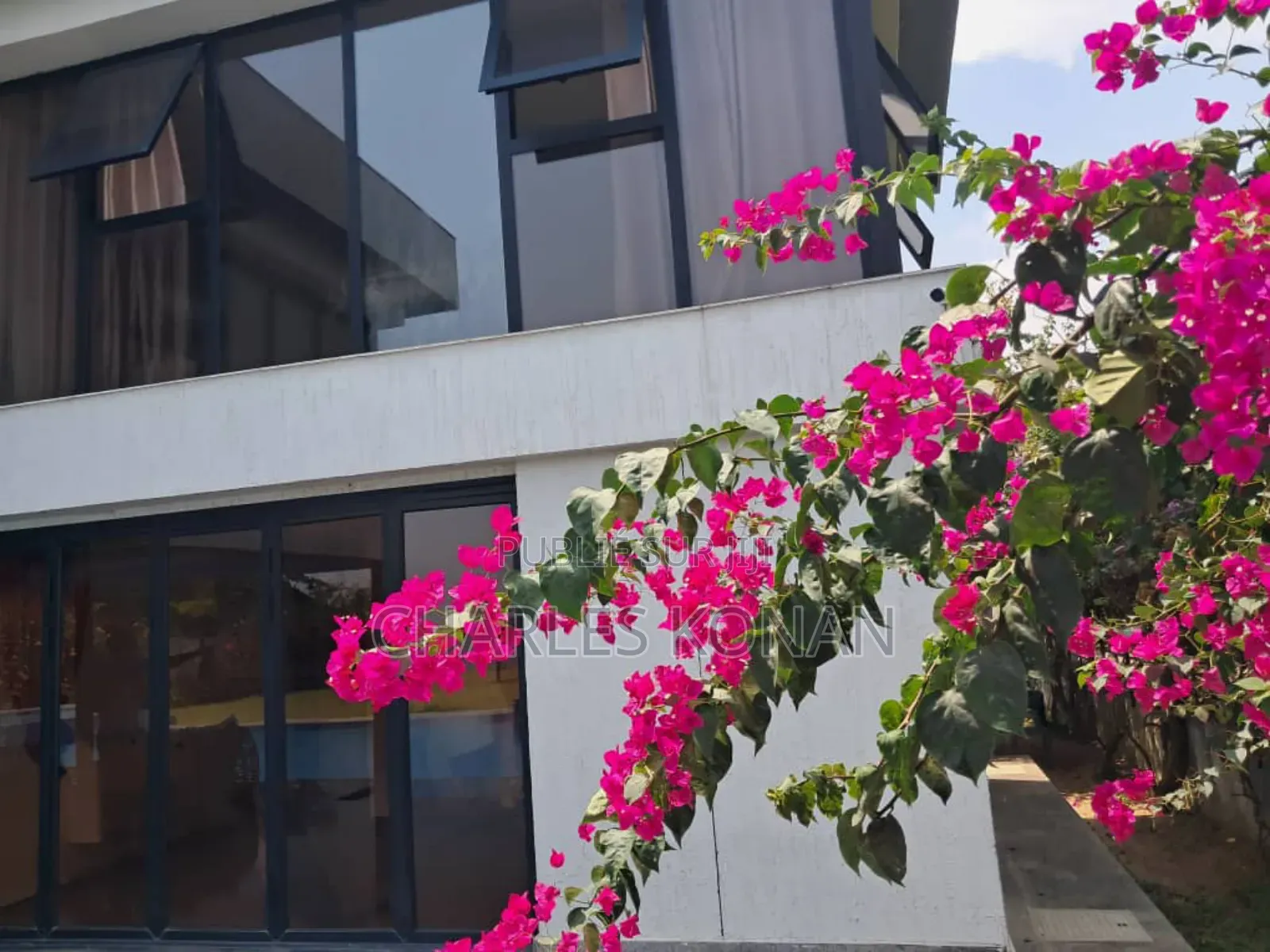 8chbre Duplex dans Cocody à Vendre