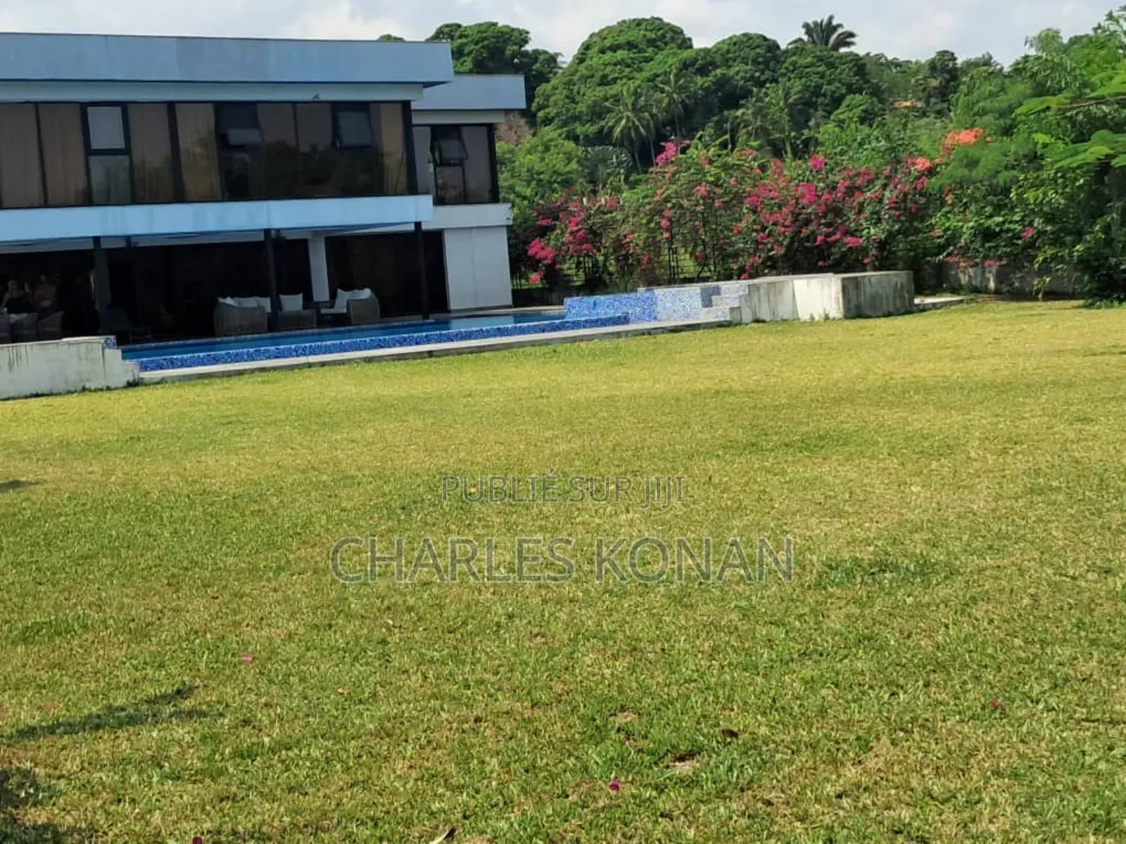 8chbre Duplex dans Cocody à Vendre