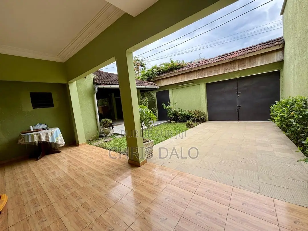 4chbre Duplex dans Cocody à Vendre