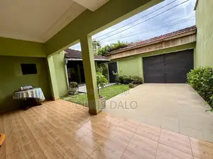 4chbre Duplex dans Cocody à Vendre