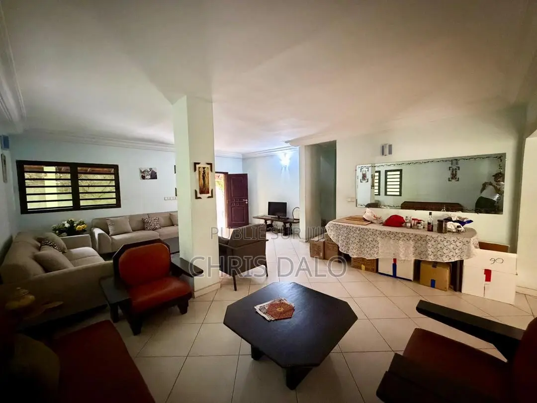 4chbre Duplex dans Cocody à Vendre