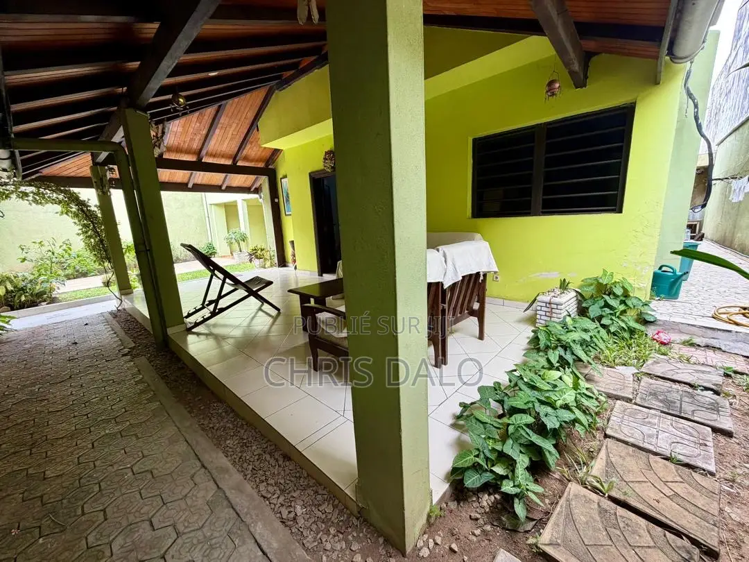 4chbre Duplex dans Cocody à Vendre