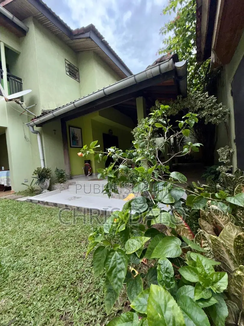 4chbre Duplex dans Cocody à Vendre