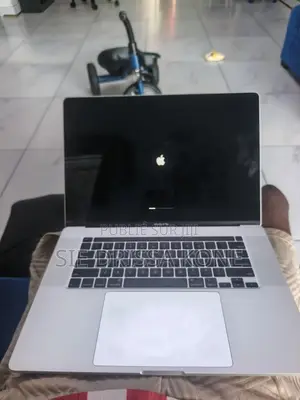 Nouveau Apple MacBook Pro 2019 16GB Intel Core i7 SSD 512GB