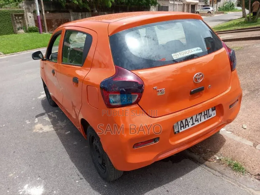 Toyota Vitz 2020 Orange