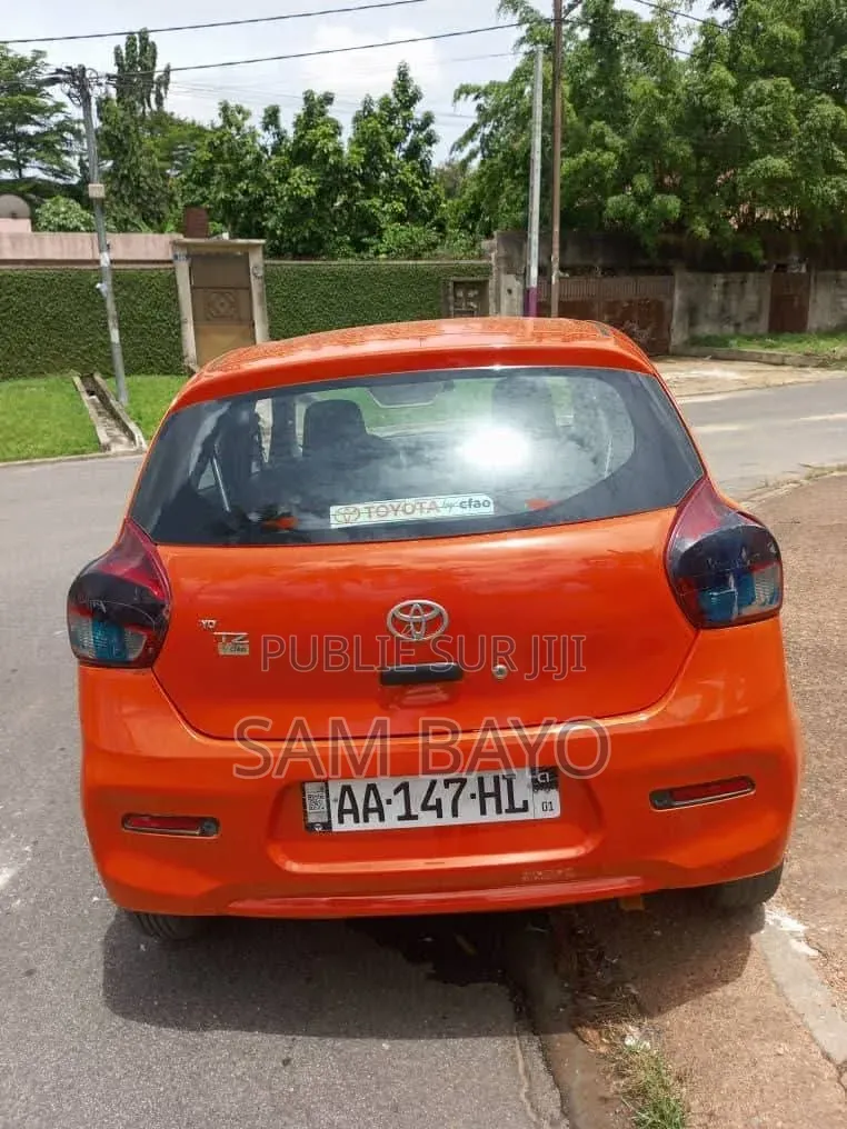 Toyota Vitz 2020 Orange