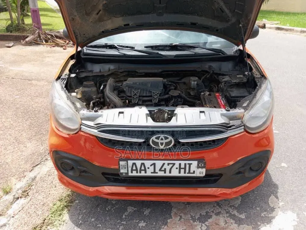 Toyota Vitz 2020 Orange