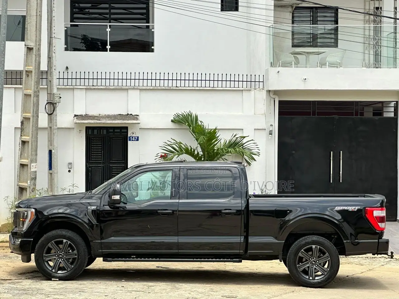 Ford F-150 LARIAT 2023 Noir