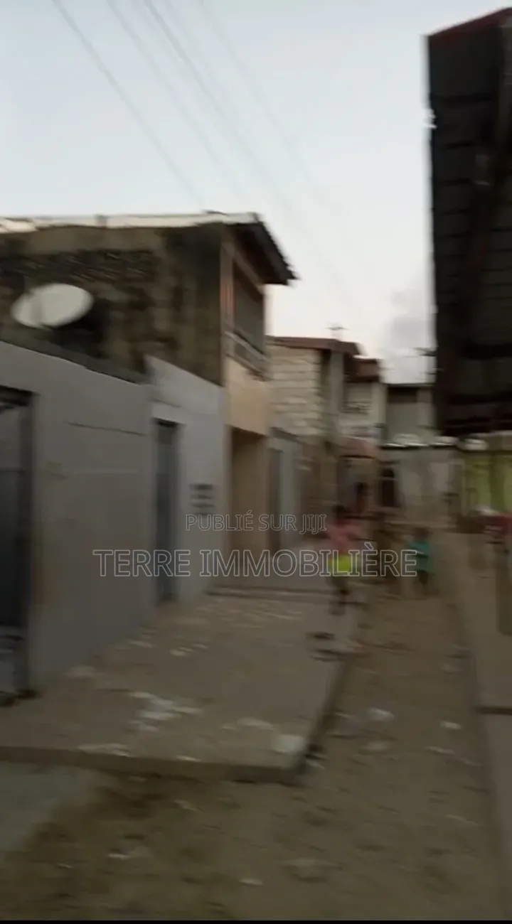 2chbre Duplex dans La Terre Immobilière, Koumassi à Vendre