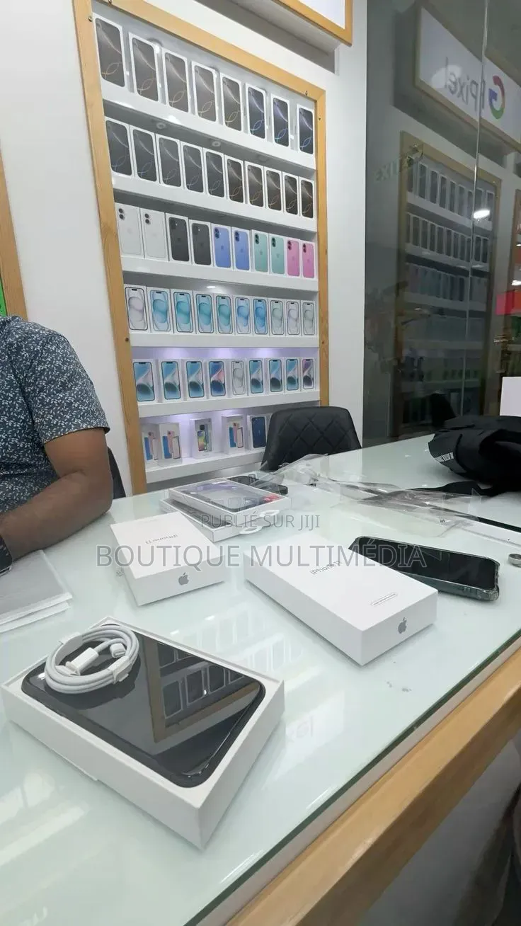 Nouveau Apple iPhone 15 Pro 256 GB Noir