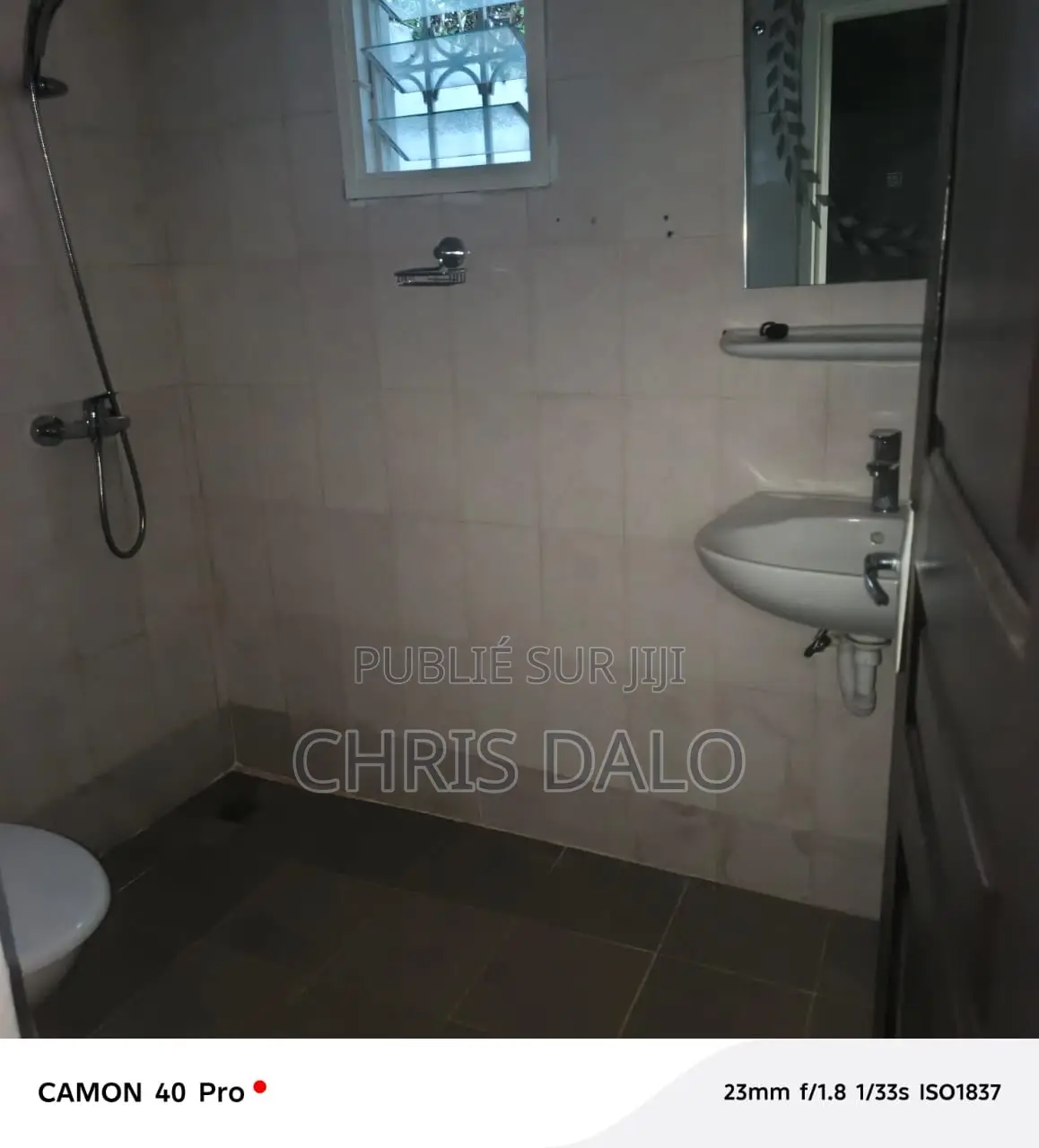 3chbre Villa dans Villa Basse, Cocody à Louer