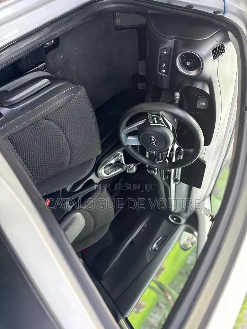 Kia Forte 2020 Gris