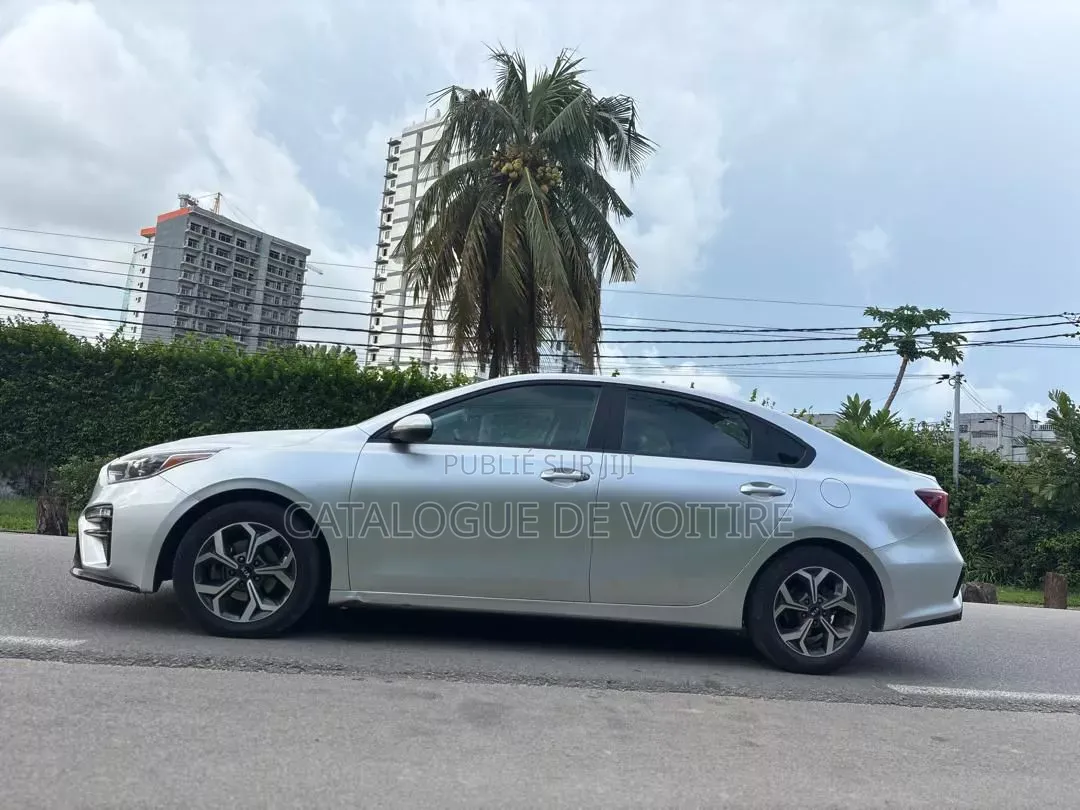 Kia Forte 2020 Gris