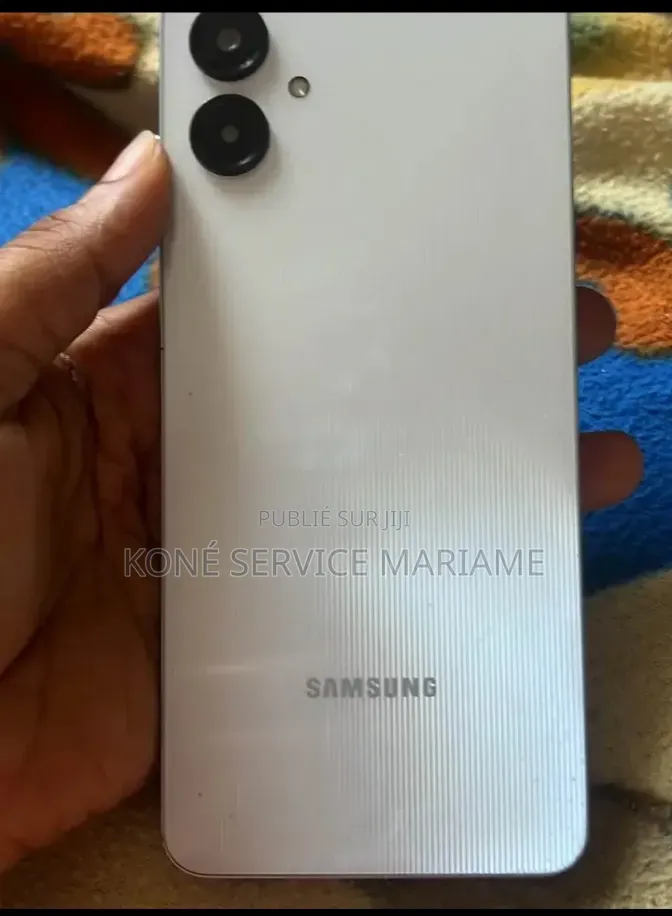 Nouveau Samsung A10 32 GB Blanc