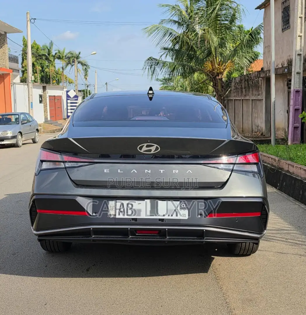 Nouveau Hyundai Elantra Limited 2026 Noir