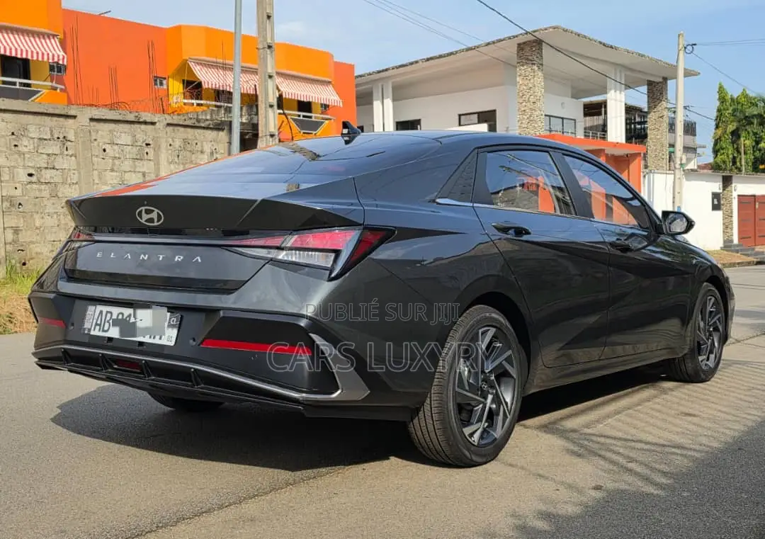 Nouveau Hyundai Elantra Limited 2026 Noir