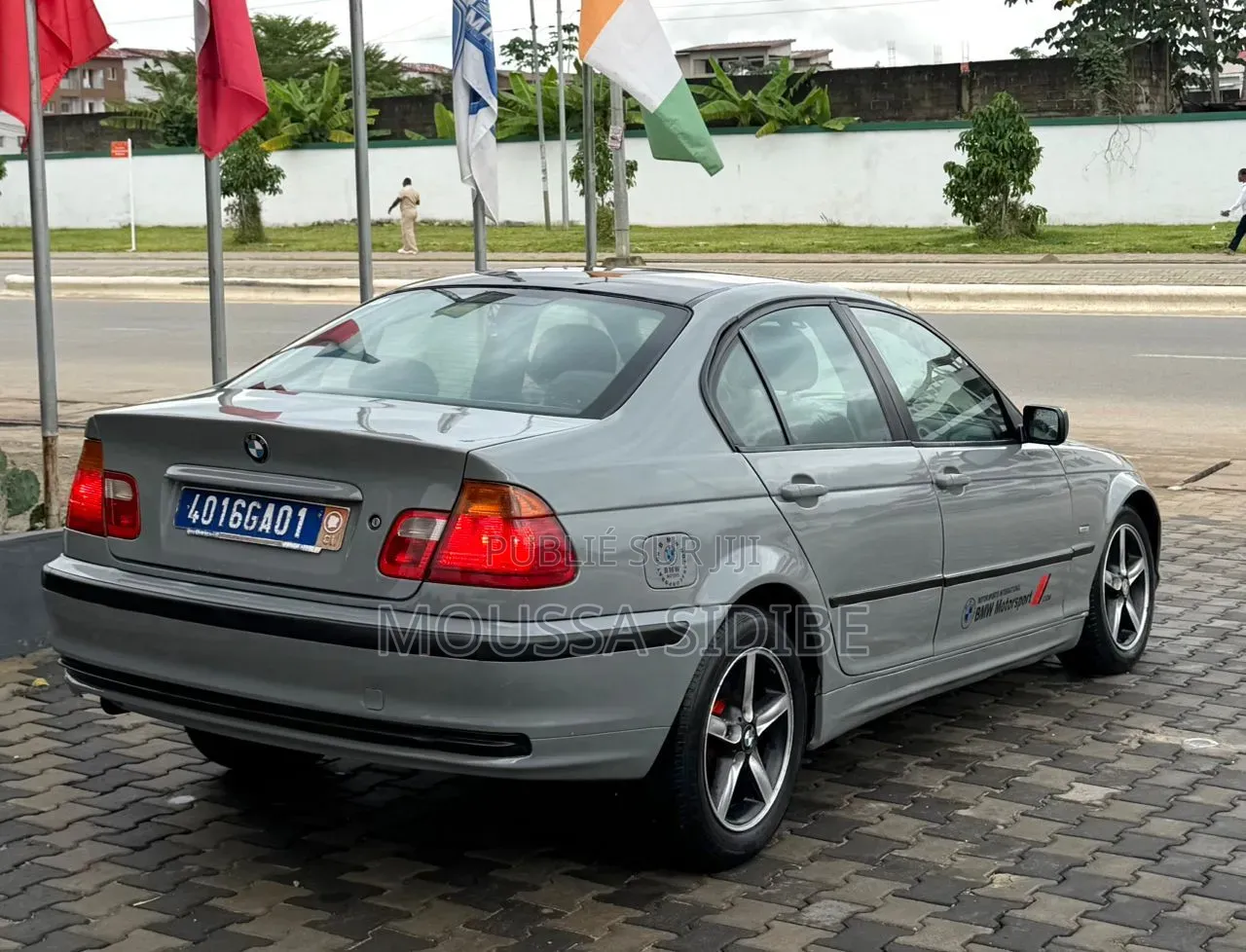 BMW 3 Series 316i RWD 2005 Bleu