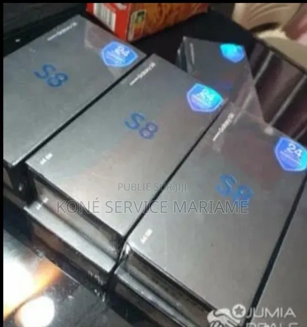 Nouveau Samsung Galaxy On8 16 GB Gris