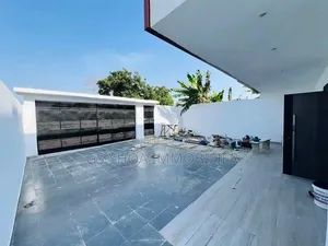 5chbre Duplex dans Cocody à Vendre