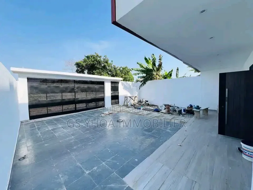 5chbre Duplex dans Cocody à Vendre