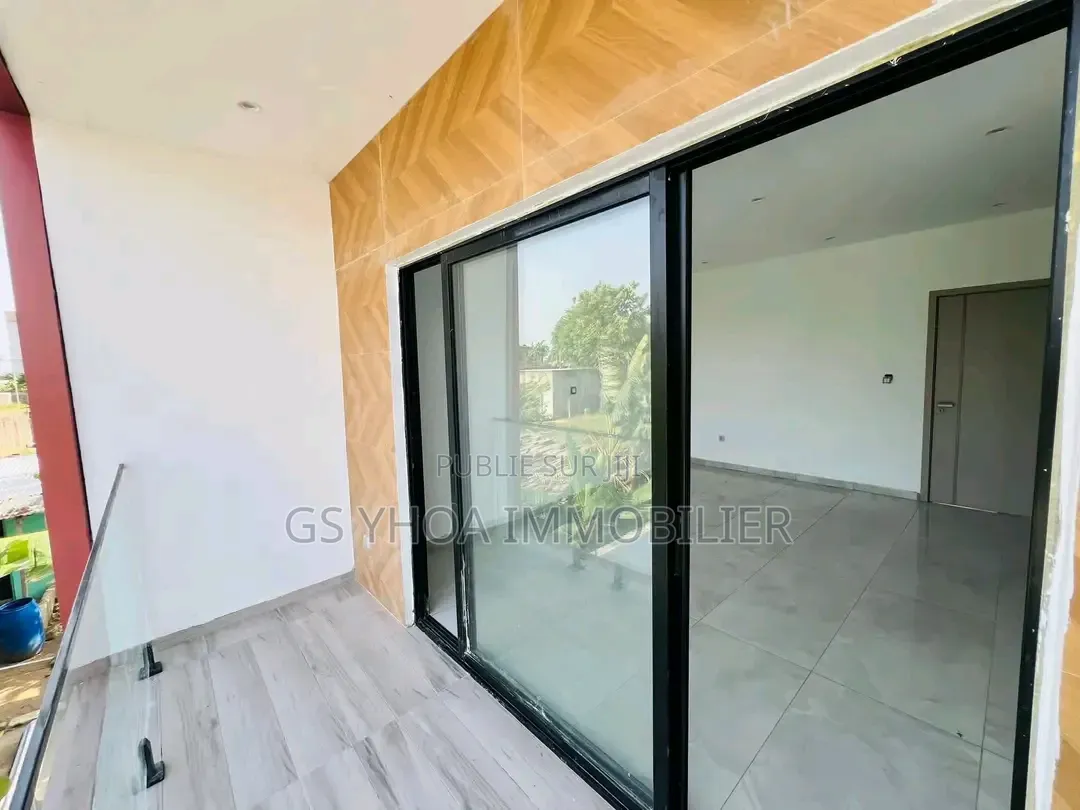 5chbre Duplex dans Cocody à Vendre