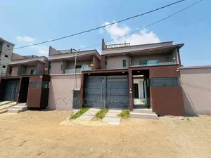 5chbre Duplex dans Bingerville à Vendre