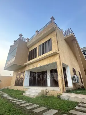 4chbre Villa dans Cocody à Louer