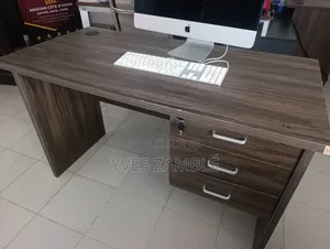 Bureau Très Bon État