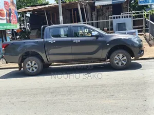 Mazda BT-50 2021 Gris