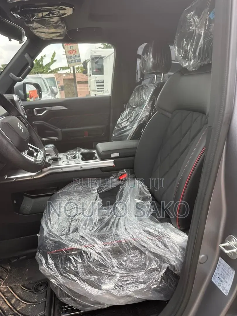 Jetour T2 2025 Gris