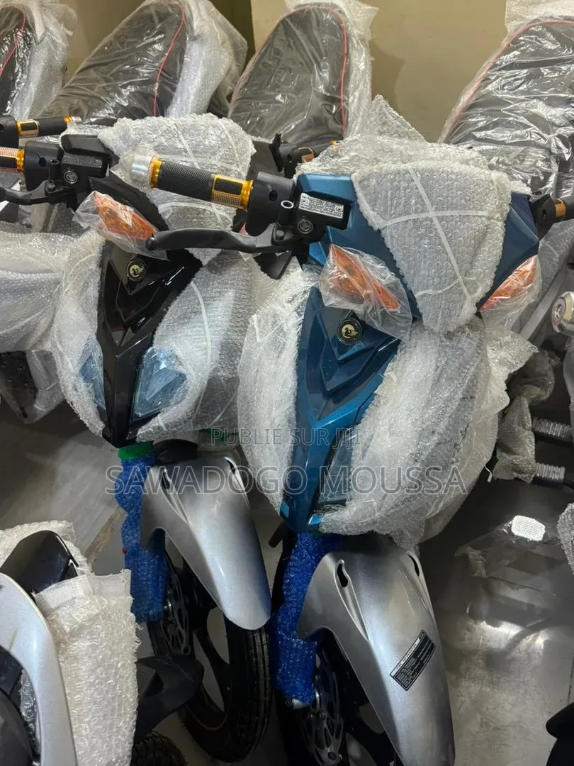 Nouveau KTM Duke 125 2025 Bleu