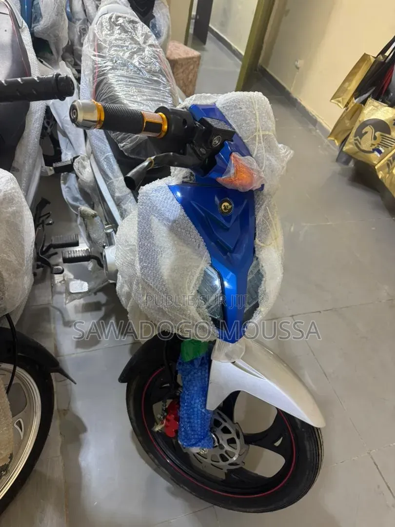 Nouveau KTM Duke 125 2025 Bleu