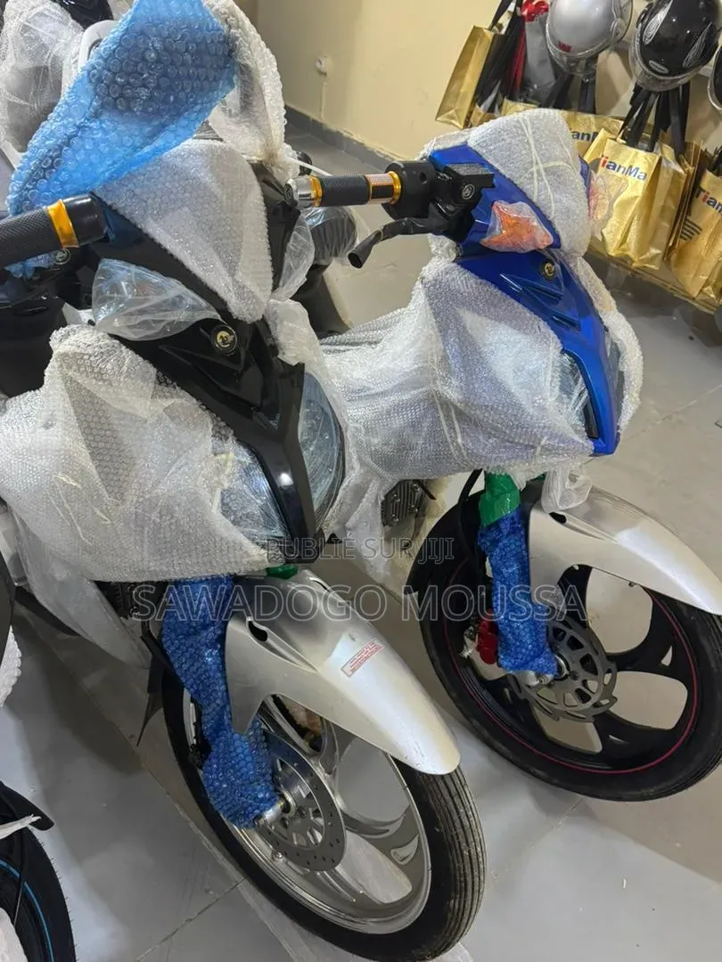 Nouveau KTM Duke 125 2025 Bleu