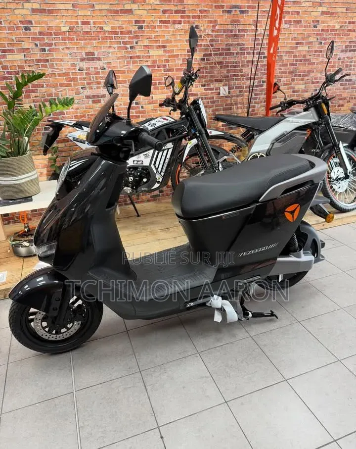 Nouveau Revoo A12 2022 Noir