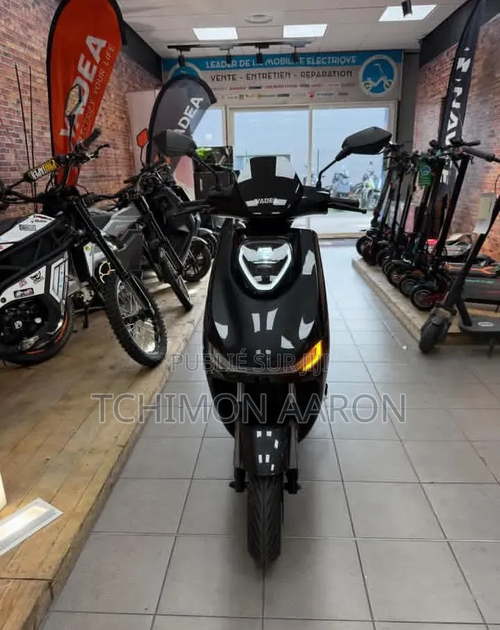 Nouveau Revoo A12 2022 Noir