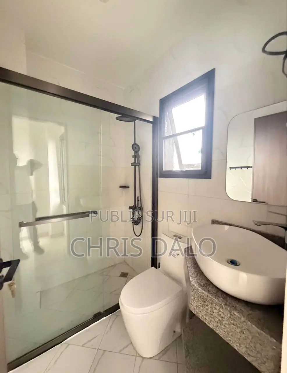 2chbre Appartement dans Apparemment Haut, Cocody à Louer