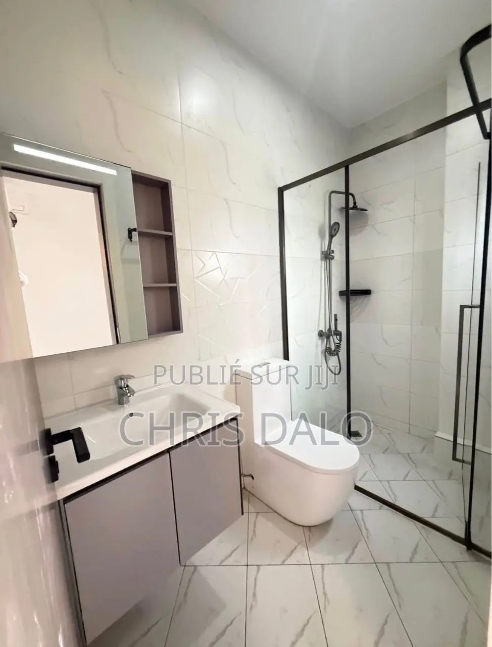 2chbre Appartement dans Apparemment Haut, Cocody à Louer
