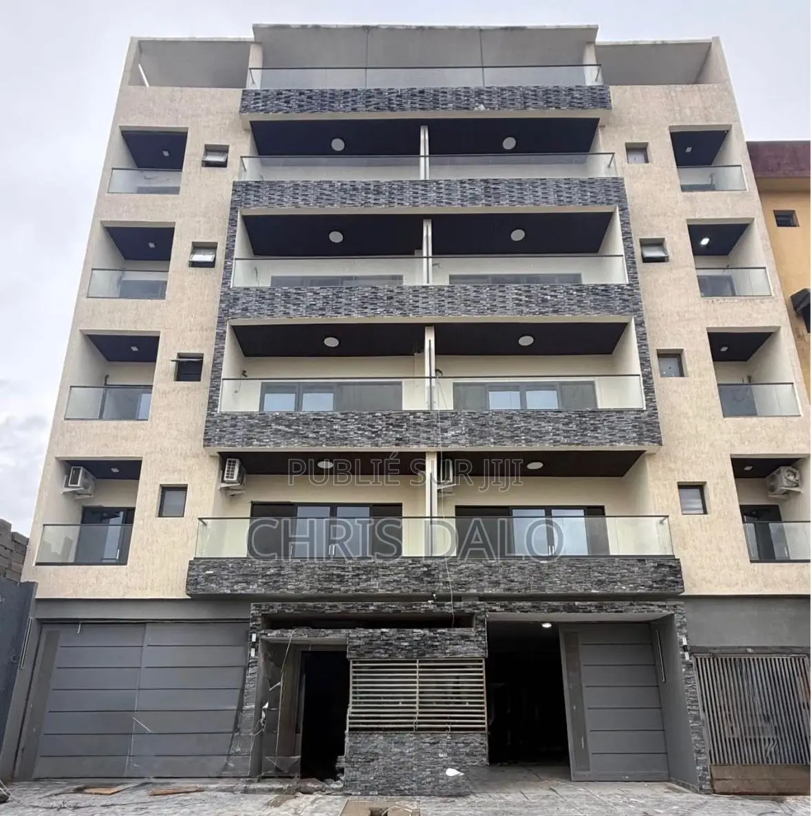 2chbre Appartement dans Apparemment Haut, Cocody à Louer