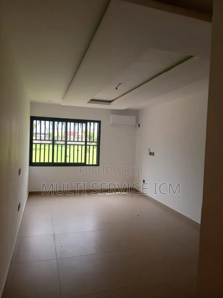 6chbre Villa dans Ismaël Coulibaly, Port-Bouët à Louer