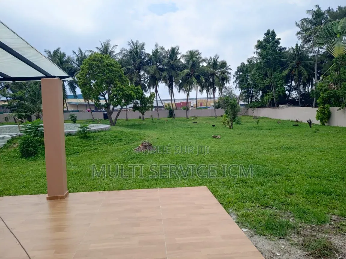 6chbre Villa dans Ismaël Coulibaly, Port-Bouët à Louer